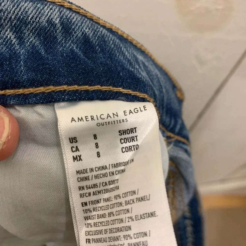 American Eagle low rise ultra wide jeans 8 short - Picture 4 of 5